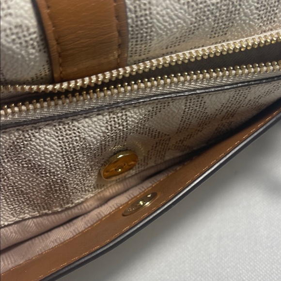 Michael Kors Cream and Tan Crossbody Bag - Picture 7 of 12